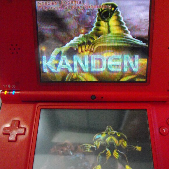 Nintendo DSi XL Red Mario 25th Anniversary Edition Region Free - Picture 13 of 13